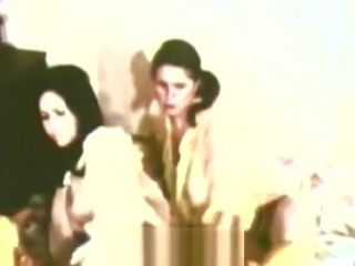 Teenage Two Stacked Babes Whipping in Bed (1970s Vintage) Hotfuck - 1